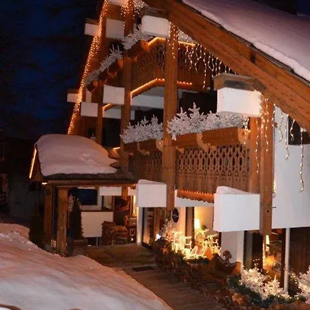 Hotel Ecureuil 3*